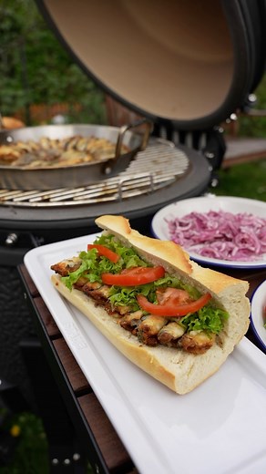 Ümit Memisoglu | [Werbung] Heute hatte ich Lust am Bosporus ein Fisch-Sandwich zu essen, aber leider habe ich diese Möglichkeit aktuell nicht, weshalb ich... | Instagram