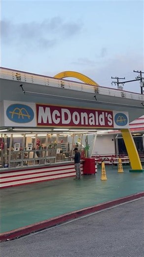 Visiting the World’s Oldest Operating McDonald’s 🍔🤯 #losangeles