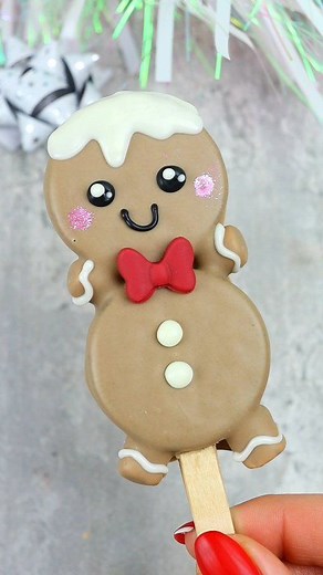 956K views · 10K reactions | Gingerbread man oreo pop! 殺 I love making these cute little characters! Who should I make next?? Chocolate and other tools linked to my amazon storefront-link in comments #oreopops #GingerbreadMan #holidaytreats #NoBakeTreats #oreocookies #christmastreats #christmasparty #christmasfood #holidaytreat #fblifestyle | Loveisbakeable | Facebook