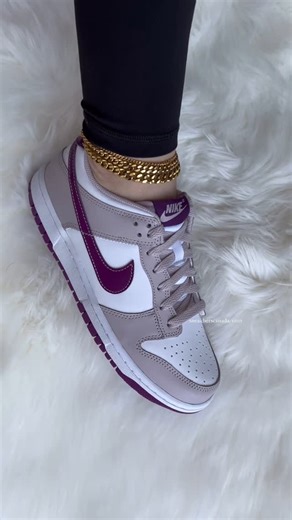 SneakHers™ Canada ❀ Female Focused on Instagram: "a moment for this shoe 🥹🌸🫶🏻 details below! LINK IN BIO // Dunk Low Light Plum 💜✨ our best-selling sneaker brings style all year round! Step up your shoe game with our top pick of the month. #BestSeller #ShoeGameStrong These cute shoes are available on our site ❤️‍🔥 Silver & Gold anklets also available!! Add a pop of purple to any outfit this summer 🥹🌸 shipping to USA, Canada, UAE, Australia, New Zealand, and parts of Europe! XO outfit ins