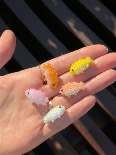 Julia | The mini beaded fish pattern is finally available! Link in bio 🐠💫 | Instagram
