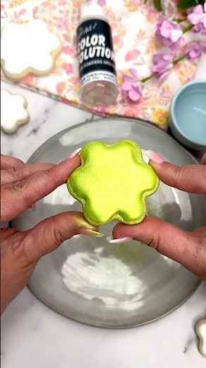 Applying luster dust to cookies just got EASIER! ✨ #shortsfeed