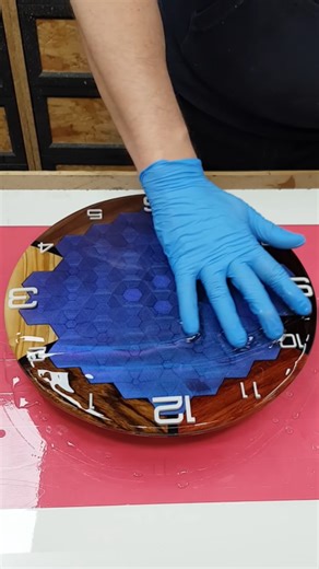 Chameleon pigment wood resin clock build