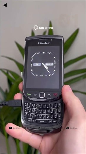 HP Mewah Pada Jamannya, BlackBerry 9800 HP Sliding Layar Sentuh yang Iconic!!