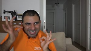 İlker Gümüşoluk on Instagram: "Yaz biterken sevgili bulamadıkları için son kozlarını oynayan gencolar."