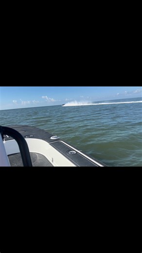 Straight rippin Cody Kovar #turnerboatworks #mercurymarine #mercuryracing #centerconsole #powerpole #saltwaterfishing #eastcoast #texascoast #sporttrailtrailers #jlaudio #slicksticks #seadek #bobsmachine #shockwaveseats #bayboat #flatsfishing #bayrippers #wadefishing | Turner Boatworks