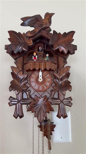 Beautiful German Musical Cuckoo Clock – Dancing Couples, Cuckoo Call & Two Classic Songs