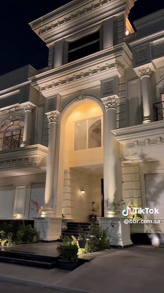 ✨ خبراء في تنفيذ واجهات GRC الفاخرة بأعلى معايير الجودة! ✨ خبرة واسعة في تصميم وتنفيذ واجهات GRC التي تجمع بين الجمال المعماري والمتانة العالية، باستخدام أحدث التقنيات وأفضل المواد لضمان الفخامة والاستدامة. سواء كان المطلوب تصميم كلاسيكي فاخر أو واجهة فريدة تعكس هوية معمارية مميزة، يضمن الفريق تنفيذًا دقيقًا وتشطيبات متقنة تضيف قيمة وجمالًا للمشروع. 📞 تواصل معنا الآن لتحصل على واجهة GRC تعكس رؤيتك بأعلى معايير الجودة! 🎥 المقطع المرفق حقوقه محفوظة لشركة بندر بن غزاي بن ربيعان المحدودة. 📞 05551