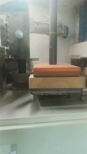 The exquisitely crafted wooden trays are made using a new generation of CNC profile milling.