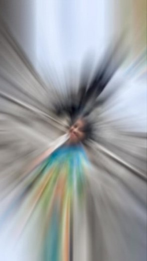 #50SariShadesofLondon #somersethouse @poppyjaman joins us at London’s iconic Somerset House. Between 1603 and 1692 Somerset House was the official residence of the Queen of England and for most of that period, as the home of Roman Catholic consorts, one of the most controversial buildings in Britain. It takes its name from Edward VI’s uncle, the protector of England, Edward Seymour the Duke of Somerset. Today, Somerset House pursues a spirit of ‘Step Inside, Think Outside’ for everyone, regardle