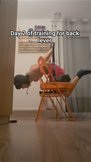 Day 2 of training for Back lever #calisthenics #motivation #backleve#streetworkout#red @eeric_sw