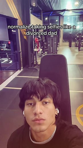 Selfie Gaya Bapak Bapak: Jefri Nichol dan Tren Terbaru