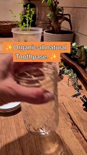 Organic coconut oil toothpaste DIY✨️ #coconutoil #coconutpulling #oilpulling #organictoothpaste #naturaltoothpaste