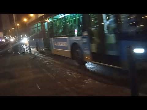 Here is the Emt bus 2289 on the number 37 in Madrid Friday 5 September 2025