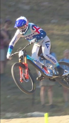 Luke Meier-Smith claimed his debut UCI Men Elite Downhill #MTBWorldCup win in Lake Placid! 🙌