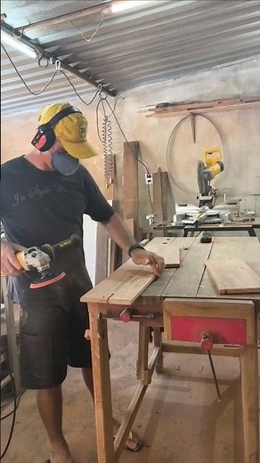Passando lixa 80 com ESMERILHADEIRA angular #woodworking #tools #diy