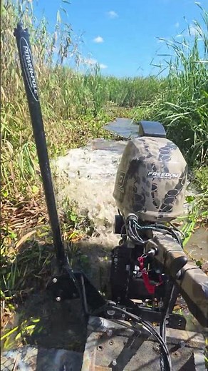 Freedom outboard cuttimg a trail in louisiana #ducks #fishing #mudbuddy #prodrive #gatortail