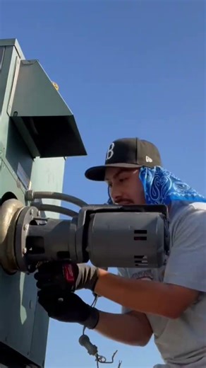 Replacing seized #MainPump to a #Raypak Hi Delta #Boiler #boilertechnician #commercialhvac #heating