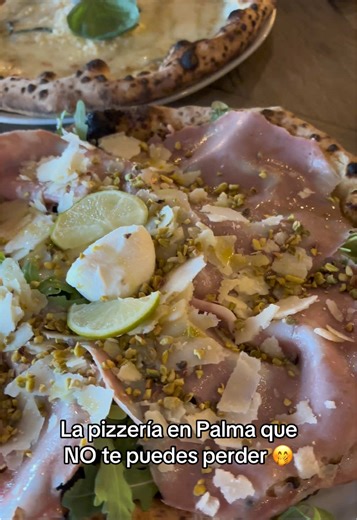 L’Artista @L'Artista Mallorca 🍕 es la pizzería en #palmademallorca que sí o sí tienes que probar, porque vas a disfrutar una barbaridad 🫠 de la masa a cada uno de los ingredientes frescos… es una locura 🫣. . . . . . . #mallorcaspain #mallorcanfoodie #restaurantespalma #palmarestaurant #mallorcafood #foodiesofinstagram