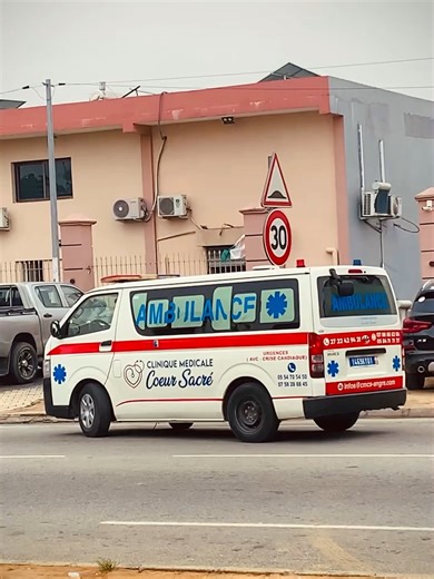 En cas d’urgence, nous sommes disponibles pour vous 24h/24 et 7j/7. À la Clinique Médicale Cœur Sacré, vos soins sont notre priorité. #cliniquemédicalecoeursacre #cocody #abidjan
