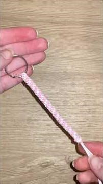 Making a spiral keychain! | #boondoggle #gimpkeychains #keychains