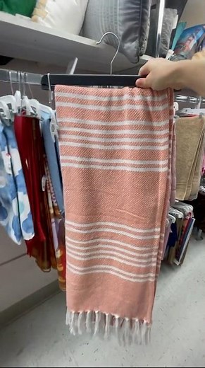 Grab a towel & some ribbon...👙🧴☀️🌊