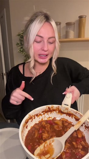 Della Noyce (@dellanoyce)’s video of Home Made Chicken Nuggets