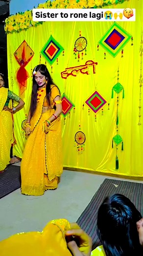 Insta Studio on Instagram: "Wedding Shorts Videos💃🏻😍🥰😜💍💕 Follow @insta_man_studio . . . #trending #reels #video #viral #view #lovelife #shorts #wedding #dance #Indianwedding #wedding #bride #reels #dancingbride #bridedance #indianbride #newlybride #brideandgroom #instaman #instamanstudio #instagram #instagood #explore #instalike #instalove #content #shadi #bridewelcome #welcomedecoration❤️❤️"