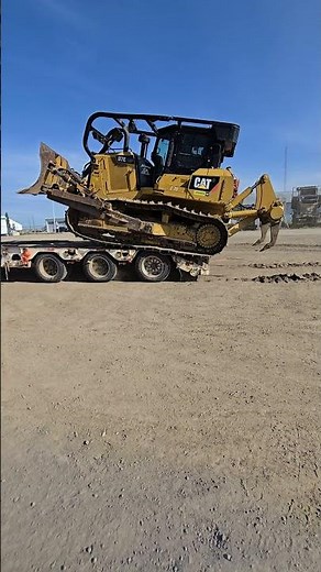 loading a D7e Cat