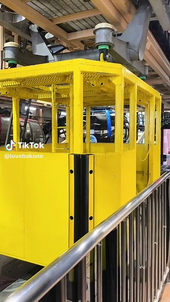 箱根ロープウェイの黄色いゴンドラの魅力