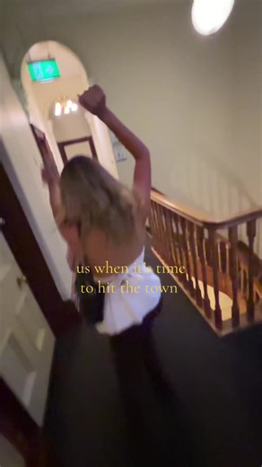 Summer Nights Out: Embrace the Weekend Vibe