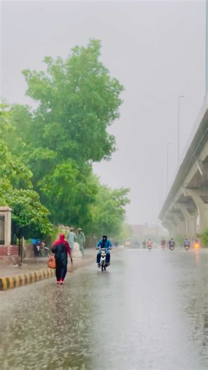 Kahn Kahn barish hui btao sary❤️ #jubinnautiyal #love #coversong #music