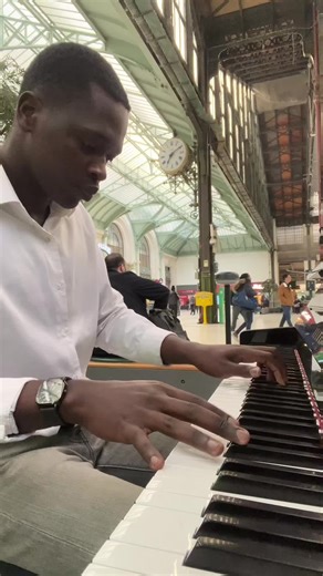 Emotional Piano Experience by Ludovico Einaudi