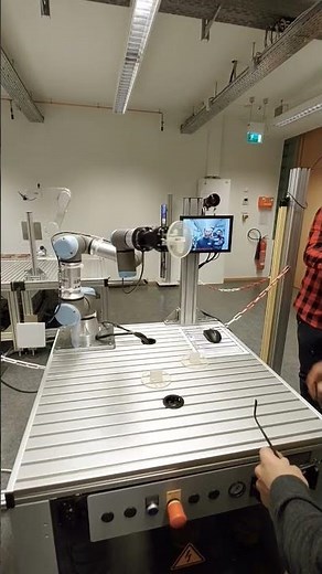 Safe & Smart: Collaborative Robot Handling Small Objects