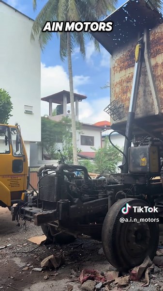Innovative Bus Modifications in Sri Lanka