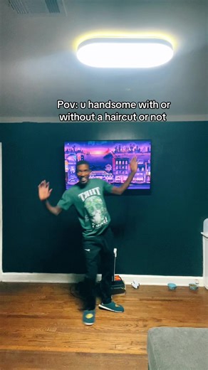 Handsome man 🤗 #fyp #viralvideo #90smusic #funnymac #homewithmac