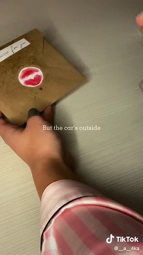 100 Kisses in the City Lights