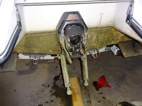 92' Hurricane Sundeck - Transom Repair. Part 3 - Removing the Cobra Outdrive