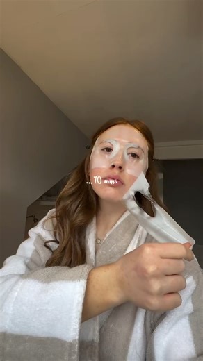 Ellie Grace | me 🤝🏼 doing a face mask every time I don’t have a 9am #student #uni #unistudent #grwm #makeuproutine | Instagram