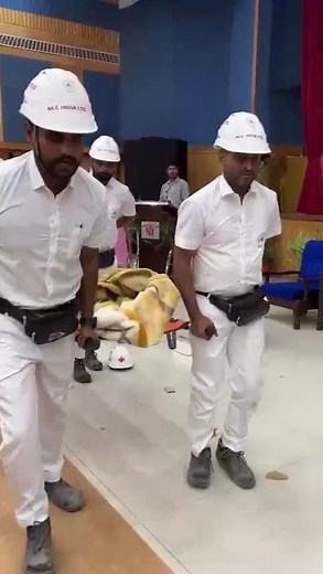 🚑 Quick action saves lives! Watch our First Aid team in action. 💪 #FirstAid #SafetyFirst