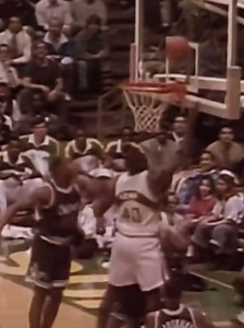 Shawn Kemp 那種灌籃的「暴力美學」和力量，我認為是後無來者的。 | NBA 美好的90年代