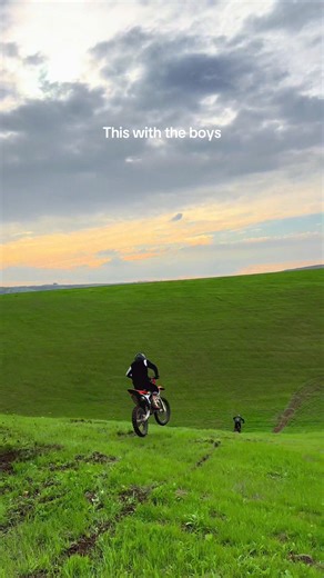 Riding in the microsoft windows wallpaper😂 #dirtbike #riding #ktm #offroad #motocross