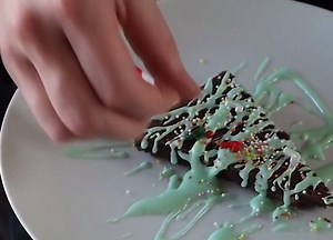 315K views · 810 shares | Minnie Mouse - How to Make Cake Pops! By: Carl Is Cooking | MetDaan Cakes | Facebook