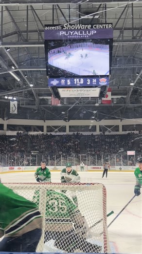 What a WIN!!! @seattlethunderbirds vs. Everett Silvertips 12/27/2025 📍 accesso ShoWare Center | Kent, WA | accesso ShoWare Center