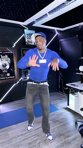 BLUEFACE DOES THE “CRIP WALK” ON CAMERA FOR THE FIRST TIME IN YEARS🔥