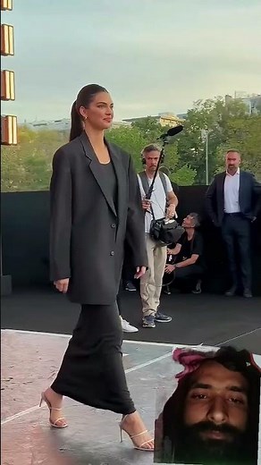 🔥 Supermodel Runway Walk That Broke the Internet | Stunning Fashion Moment You Must See 😍