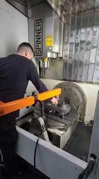 CNC LiftArm 125 at Walter Perkse GmbH | Flexible Side Loading for CNC Milling Machines