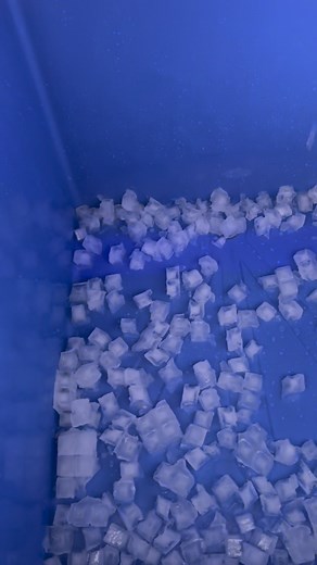 7K views · 28 reactions | 500kg/24hrs ice cube machine production 流流流 #icecube #icecubemachine #icemachine #icemaker | H & Z Ice Machines | Facebook