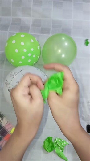 funny popping balloon dance #balloon #fyp #viral #poppballons #funny #shots #youtubeshorts