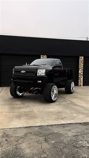BabyMax 🧌 #duramax#trucks#lifted#bagged#fypシ | duramax